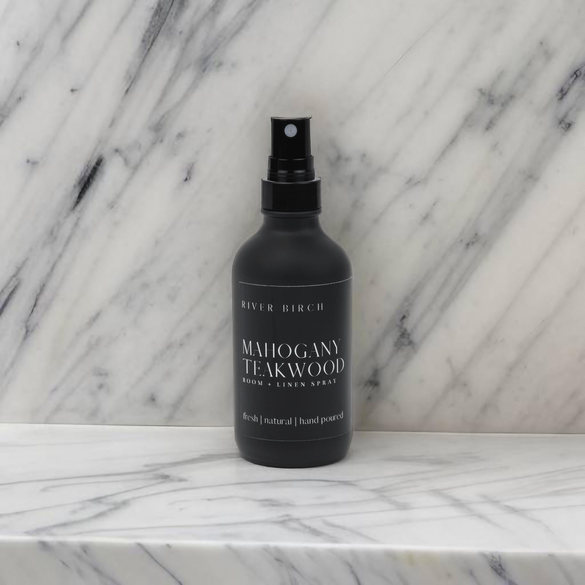 【新品】THE ROOM FRAGRANCE +351 Mahogany Teakwood- 4 oz Black Glass Room + Linen Spray – River